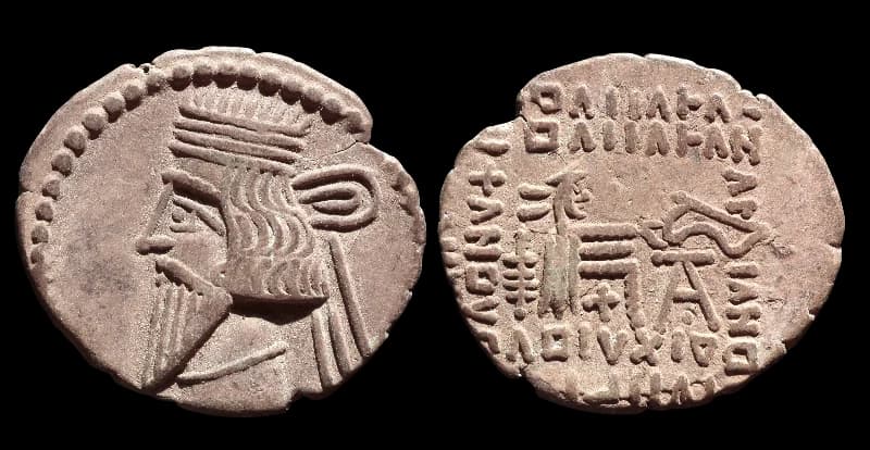Pacoro I - Dracma - casa da moeda incerta - 78-120 d.C